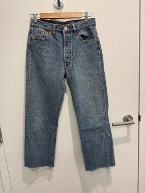 Levi's 501 - Labeled W30/L30, Actual measurements W28L25